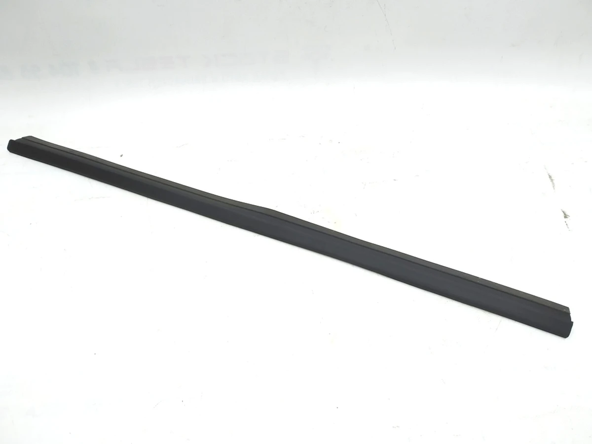 Ущільнювач люка заднього панорамного даху Tesla model S 1045953-00-A