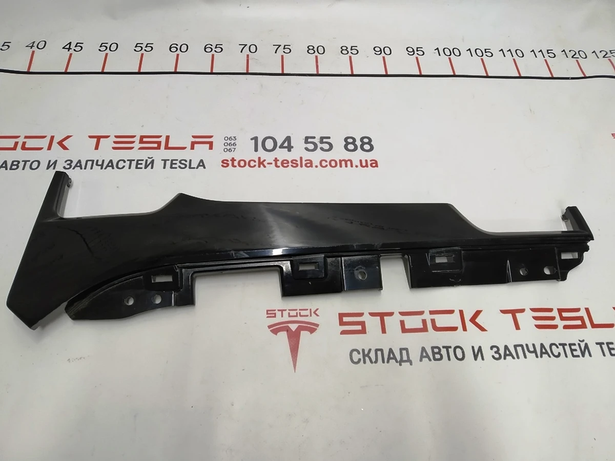 23 Декоративна накладка центральної панелі DARK ASH MATA Tesla model S REST 1045969-10-B