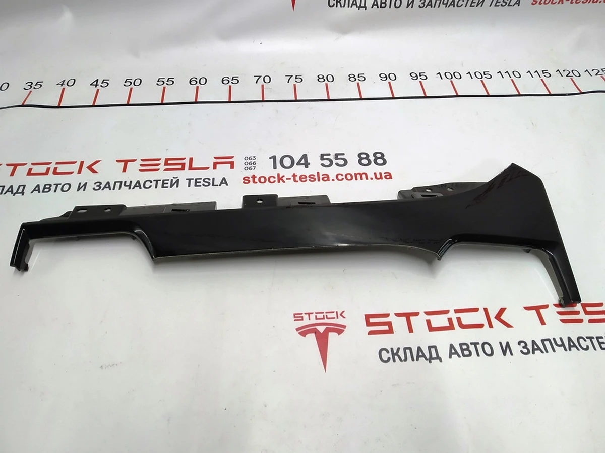 23 Декоративна накладка центральної панелі DARK ASH MATA Tesla model S REST 1045969-10-B