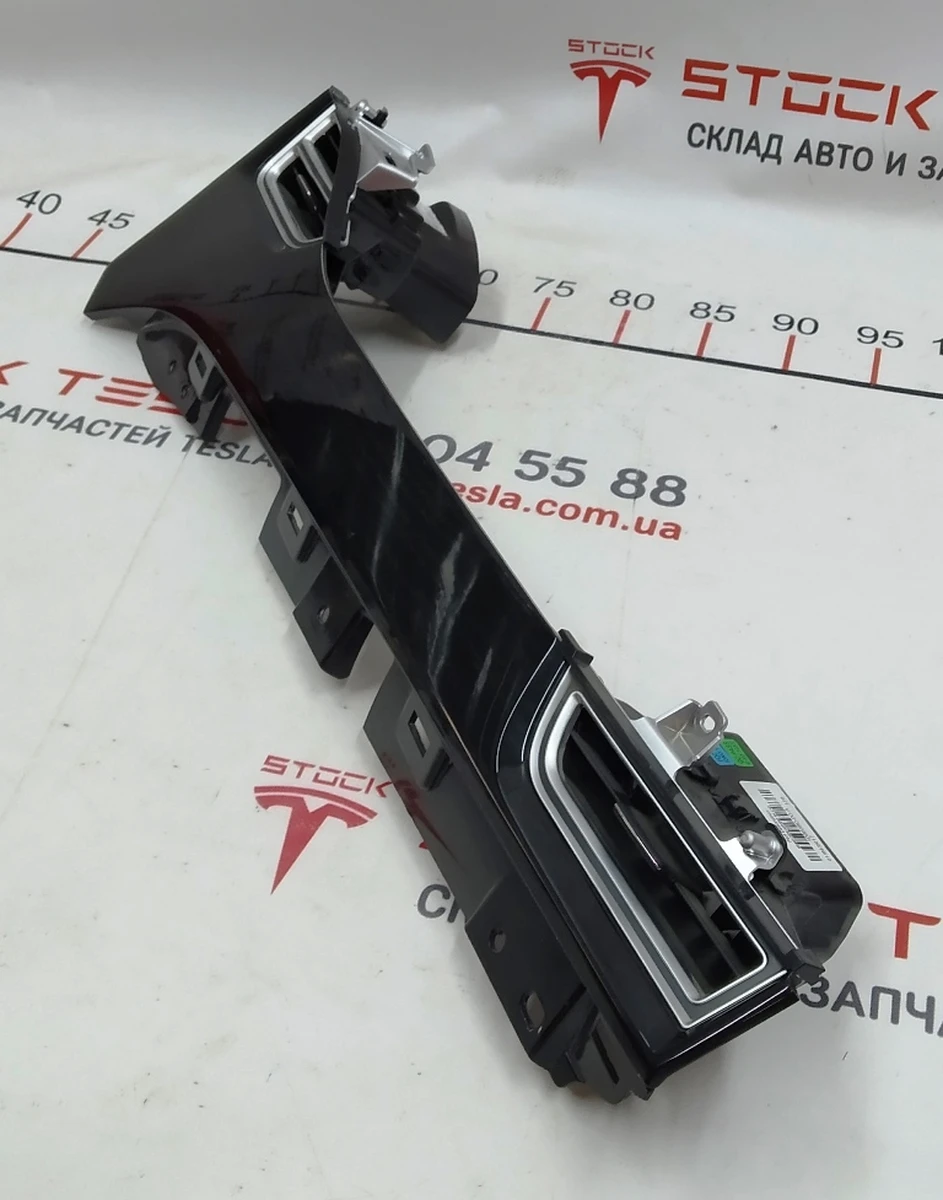 23 Decorative trim for the center panel pass. LINEAR DARK ASH LHD assy Tesla model S, model S REST 1045969-92-C