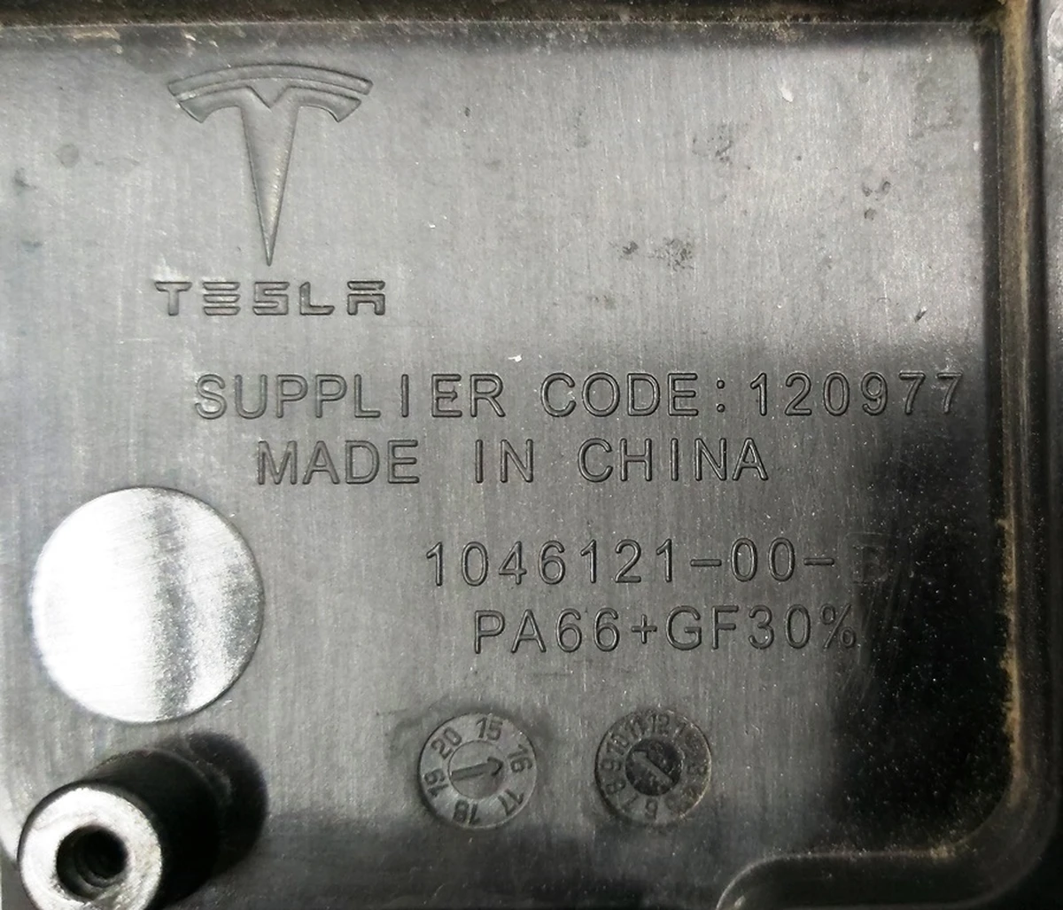 5 Корпус механизма ручки наружной задней левой GEN 2.0 Tesla model S REST 1046121-00-E