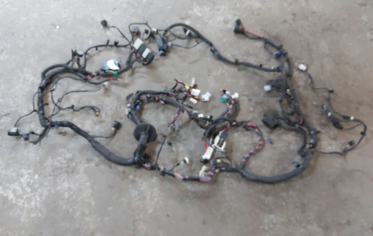 2 Электропроводка передняя подкапотная цельная AWD в частичном сборе Tesla model S REST 1046132-06-S