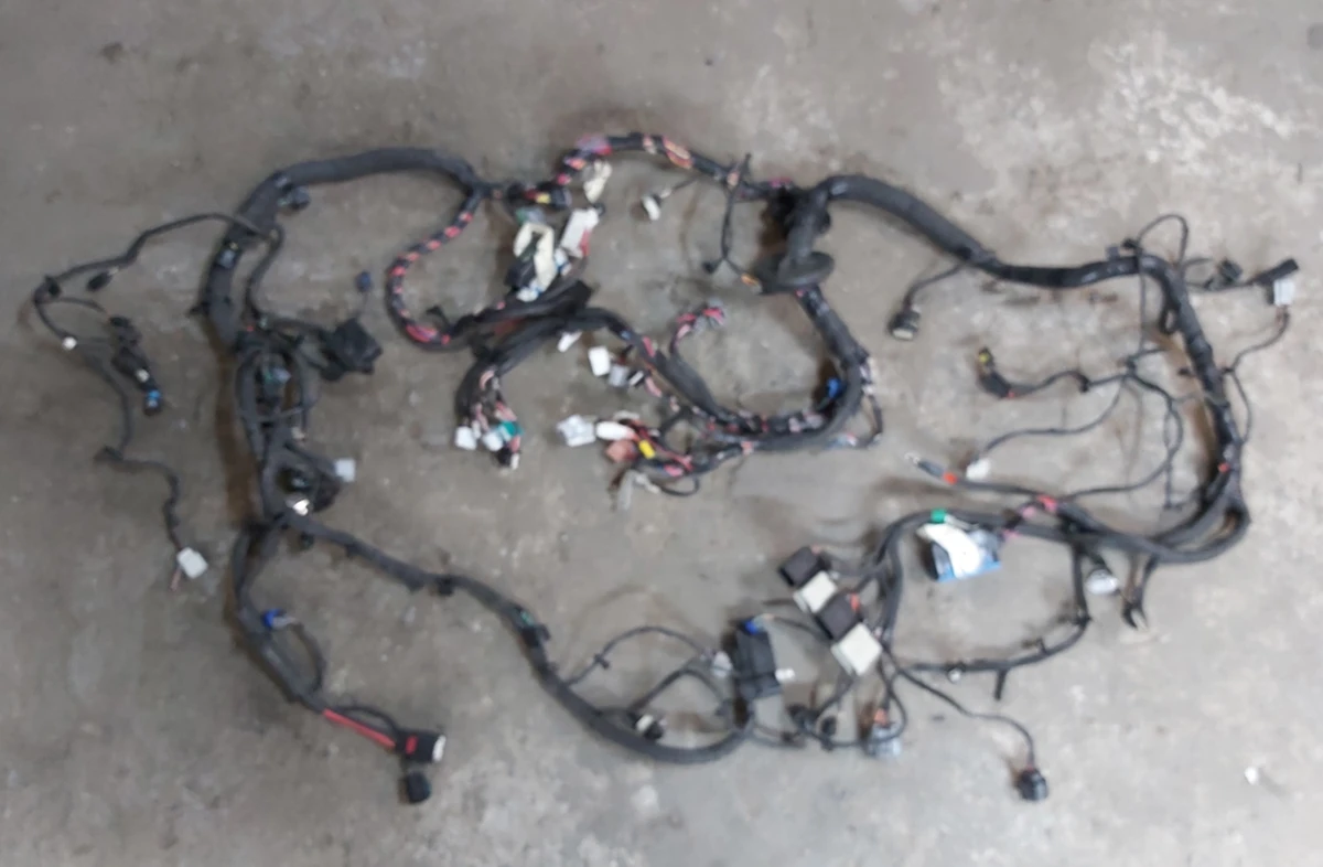 2 Электропроводка передняя подкапотная цельная AWD в частичном сборе Tesla model S REST 1046132-06-S