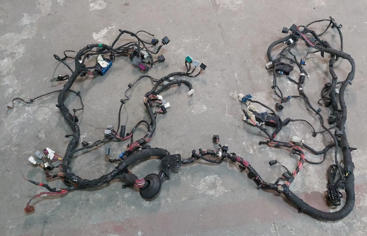 2 Електропроводка передня підкапотна цільна AWD з окисленням у частковому зборі Tesla model S REST 1046132-07-S