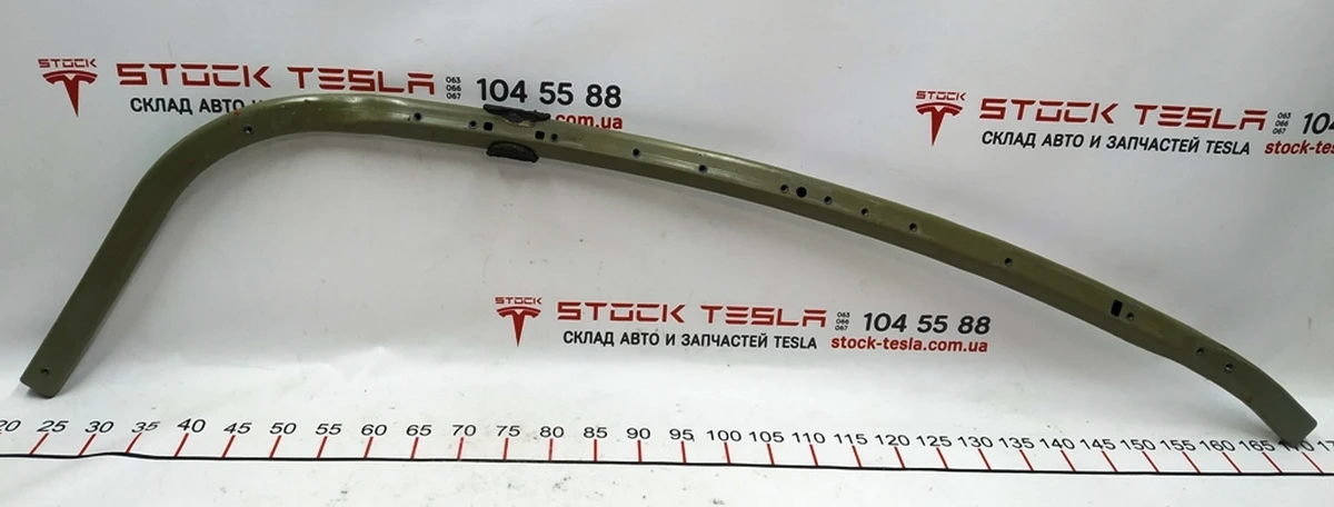 8 Amplifier of the right body panel of the roof racks A / B Tesla model X 1046150-00-D