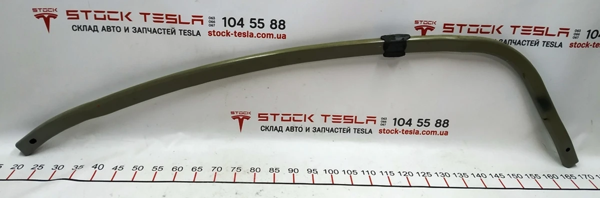 8 Amplifier of the right body panel of the roof racks A / B Tesla model X 1046150-00-D