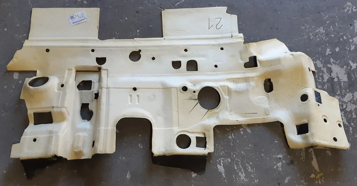 1 Теплошумоизолятор переднего мотора задний правый Tesla model S, model S REST 1046732-00-D