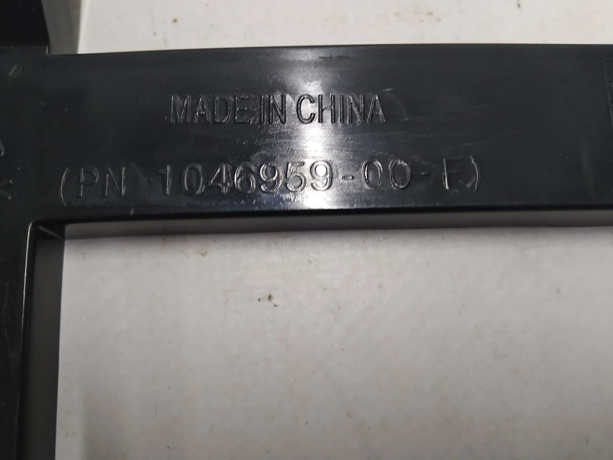 5 Front right headlight guide NEW Tesla model X 1046959-00-F