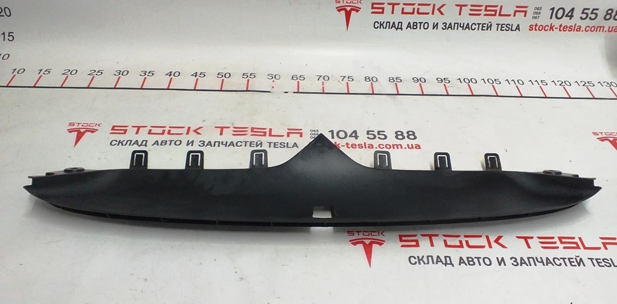 2 Накладка гриля переднього бампера верхня Tesla model X 1047021-00-E