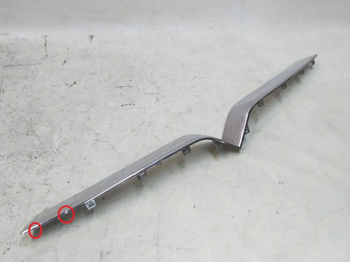 3 MX FRONT UPPER GRILLE BRIGHT TRIM (damaged) Tesla Model X 1047022-00-D