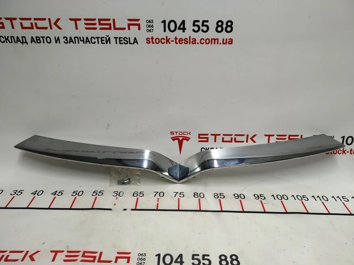 3 Overlay V-shaped decorative front grill chrome (bird) Tesla model X 1047022-00-D