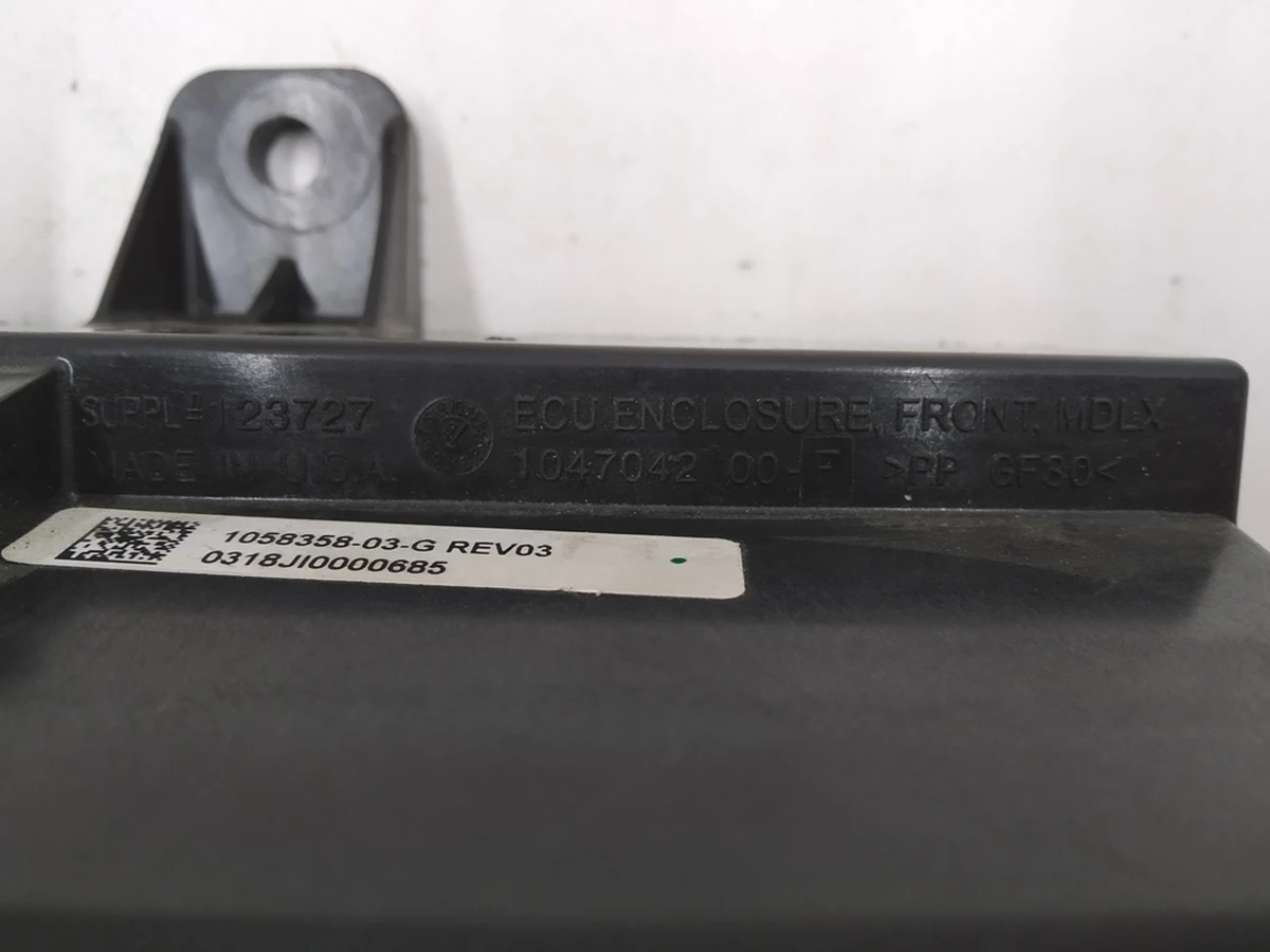 14 Бокс блоків керування пневмосистемою Tesla model X 1047042-00-F