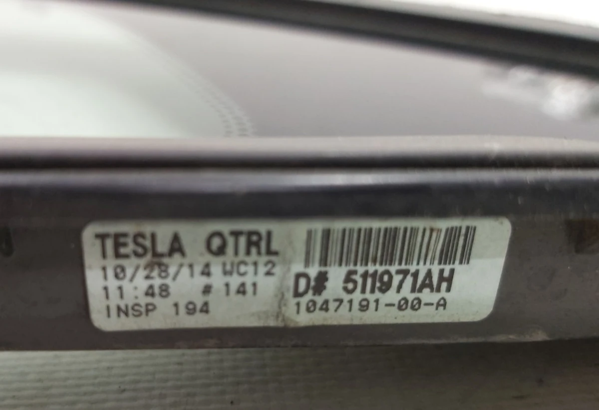 20 Скло крила заднього лівого (кватирка) Tesla model S, model REST 1051820-00-A