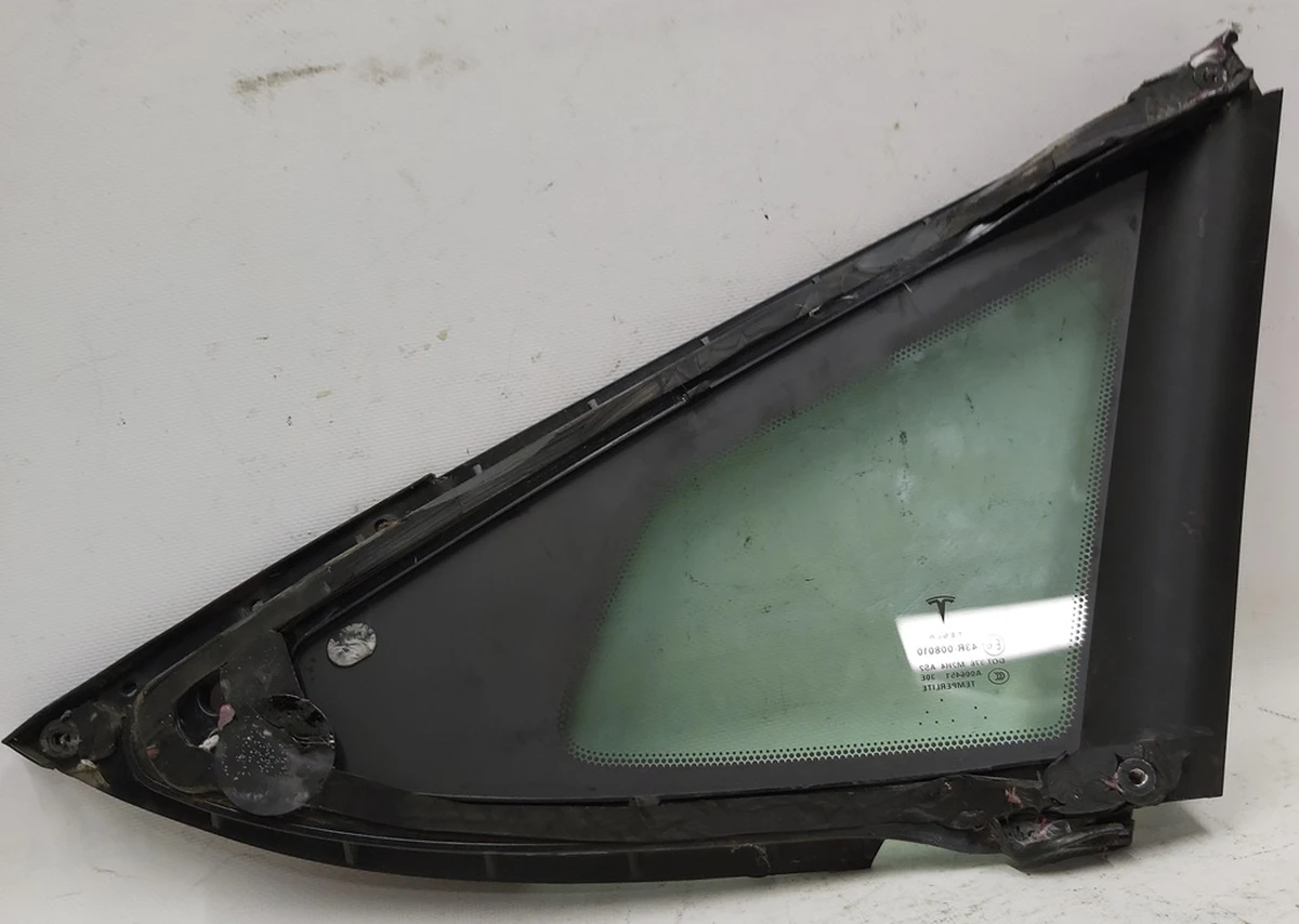 20 Скло крила заднього лівого (кватирка) Tesla model S, model REST 1051820-00-A