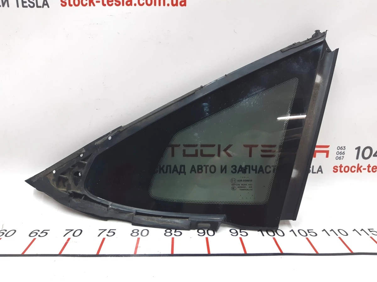 20 Скло крила заднього правого (кватирка) Tesla model S, model REST 1051821