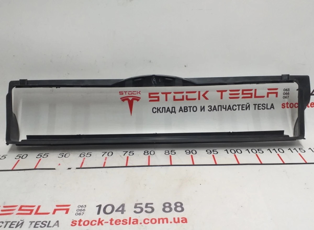 8 Накладка люверса центрального NEW Tesla model X 1047343-00-D
