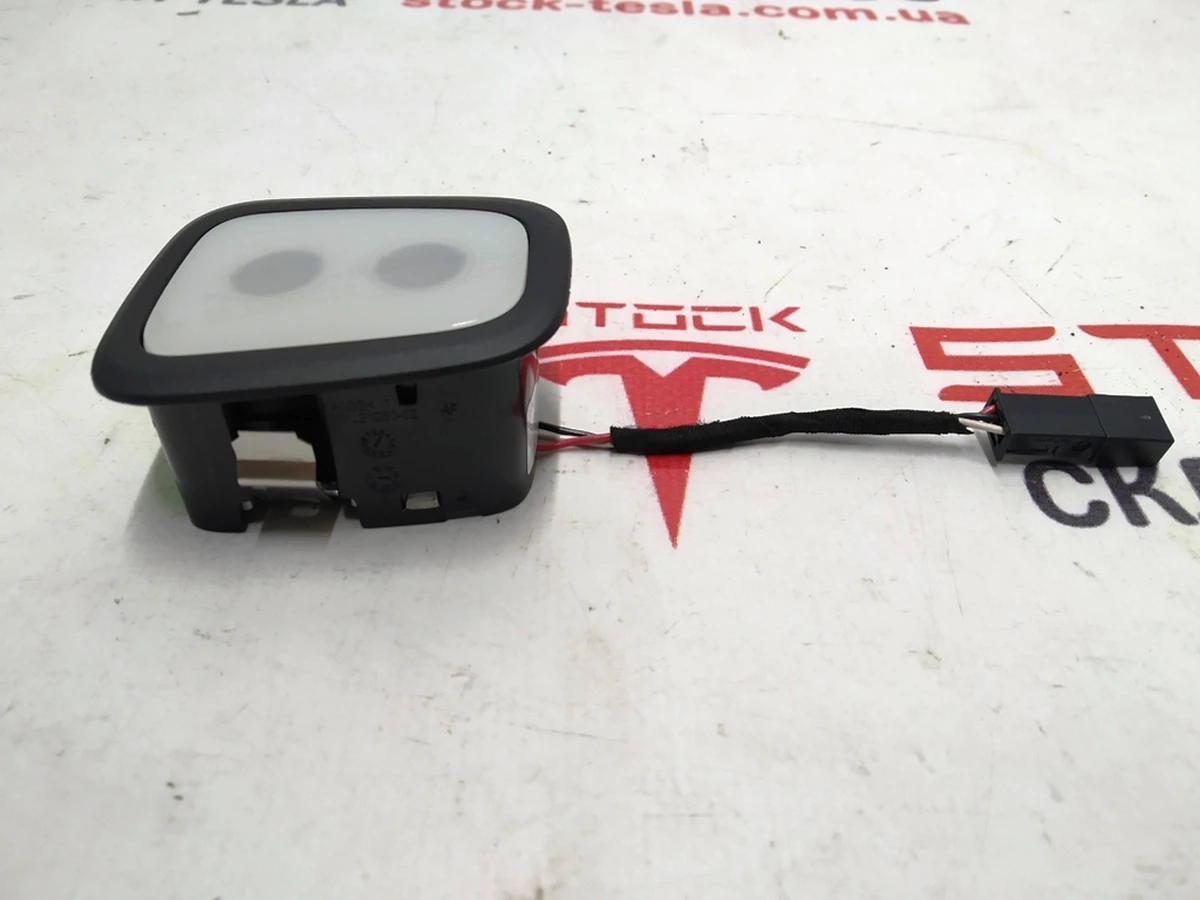 4 Фонарь подсветки третьего ряда сидений задний BLK Tesla model X 1047365-00-C