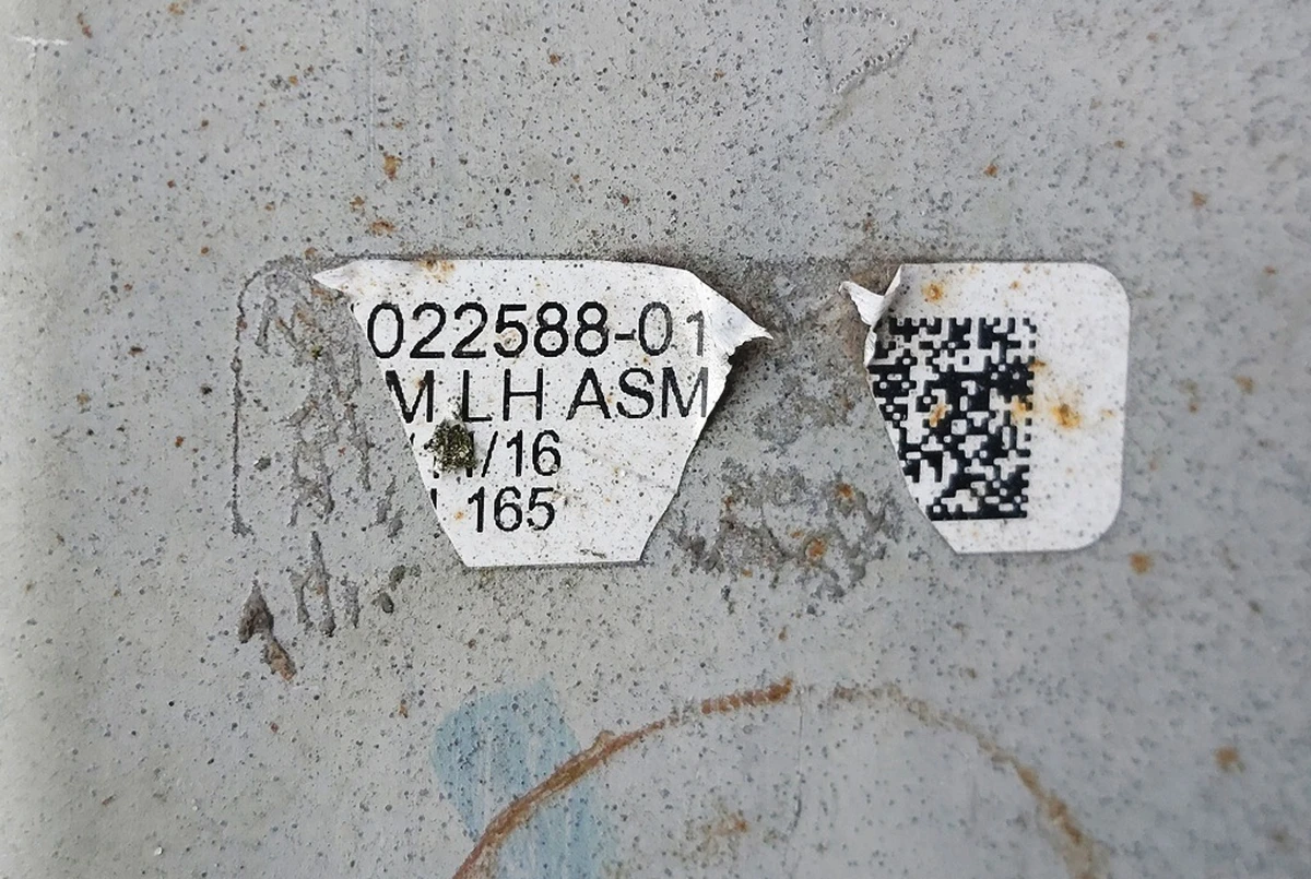 1 Чверть передня ліва склянка у зборі з лонжероном та полицею крила Tesla model S, model S REST 1022588-01-A