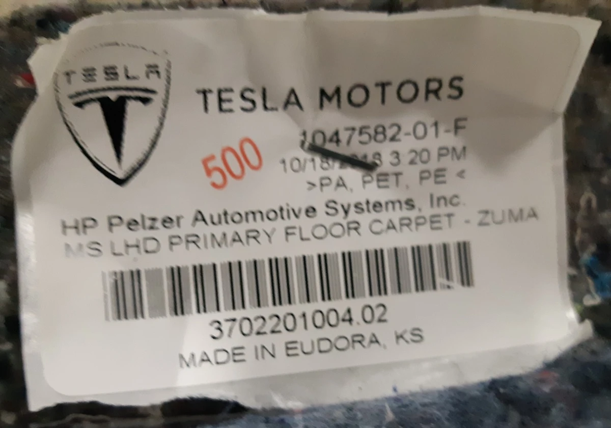 LHD MAIN CARPET PASS COMPART ZUMA Tesla model S REST 1047582-01-F