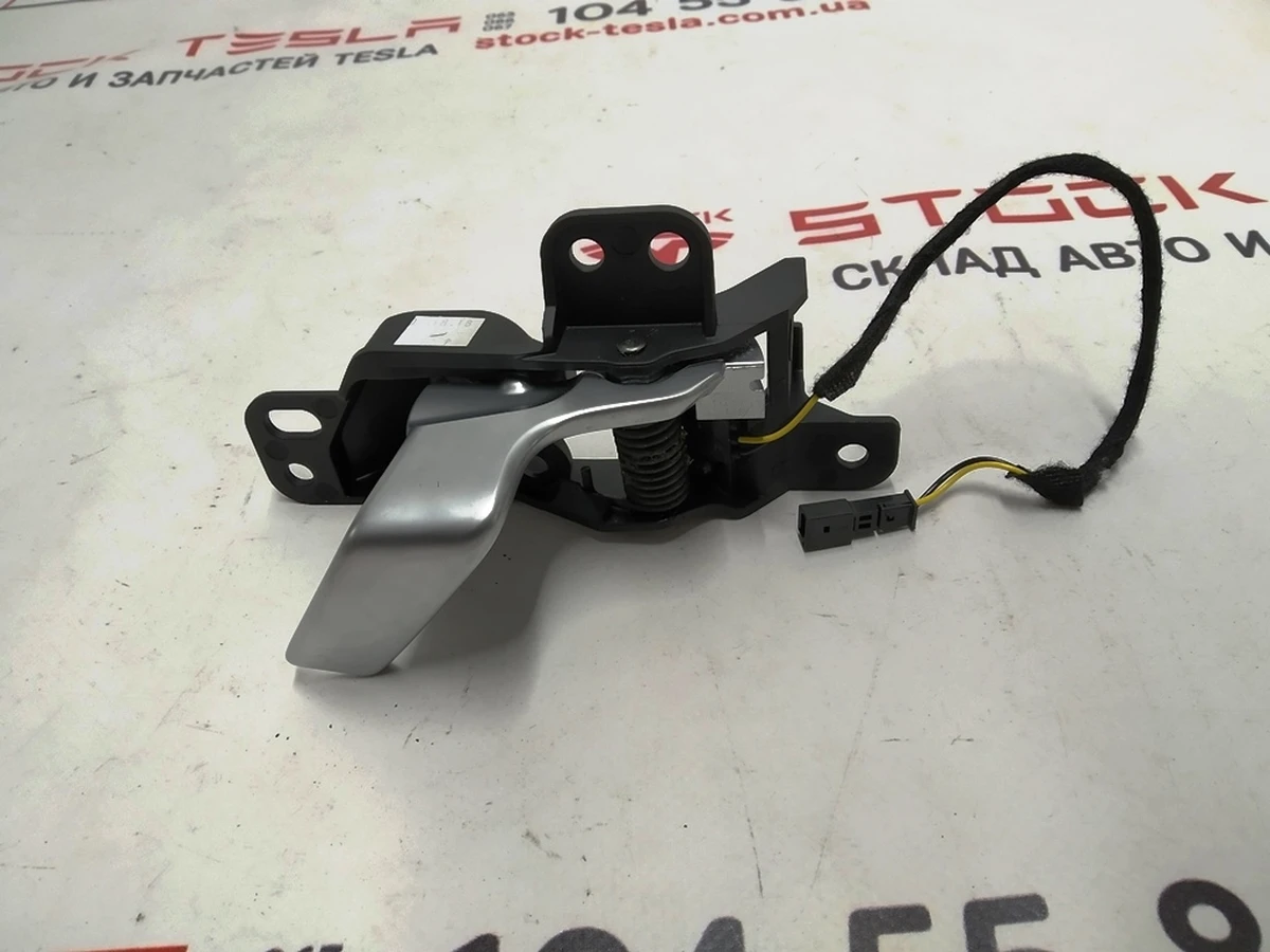 1 Door opening handle inner front left assembly Tesla model X 1047631-00-B