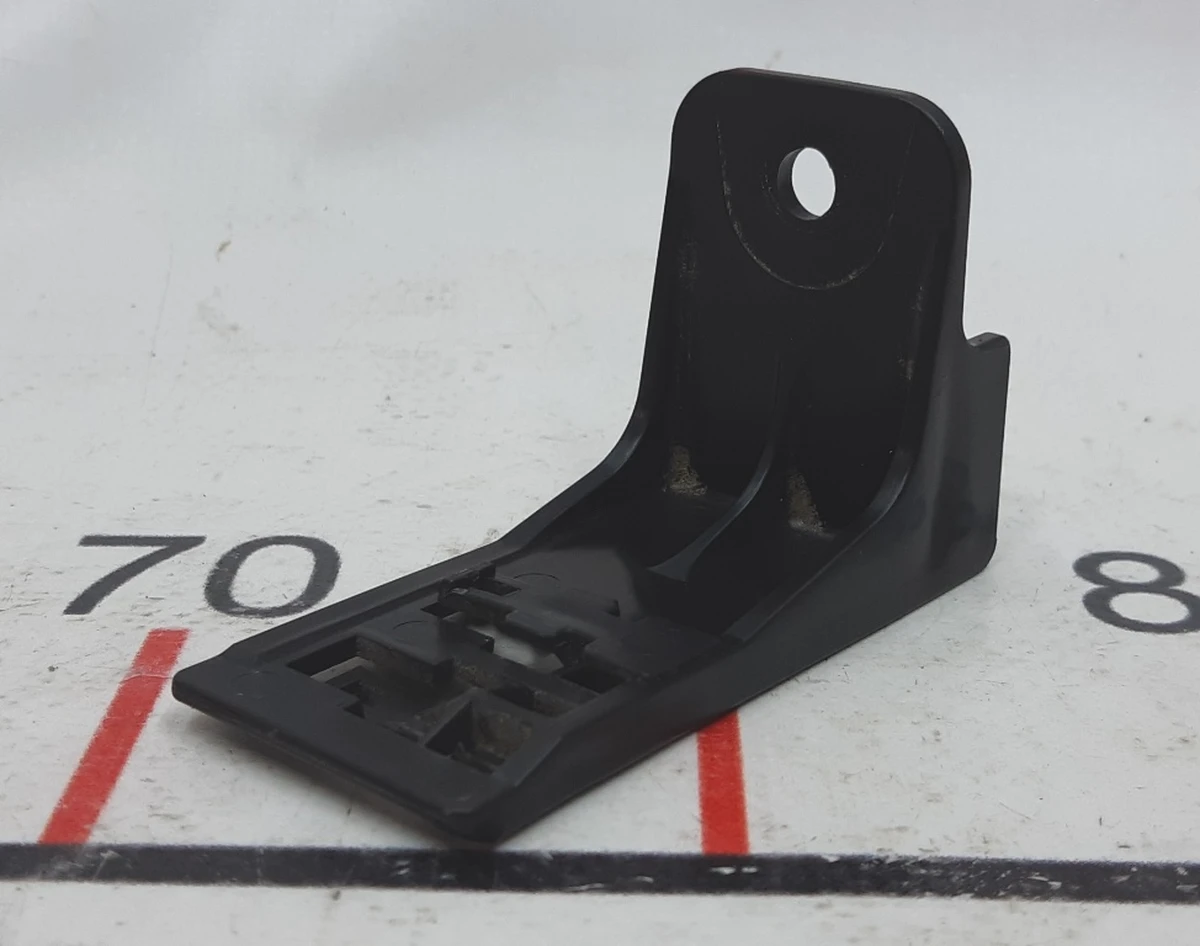 3 Кронштейн електропроводки лівої правої шахти Tesla model X 1047662-00-C