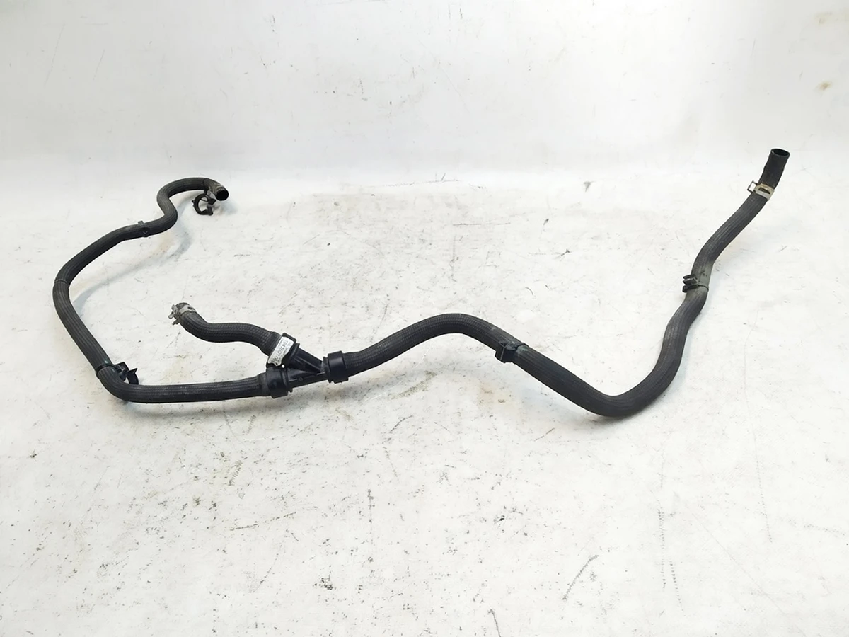 3 Шланг системы охлаждения заднего мотора Tesla Model X 1047691-00-F