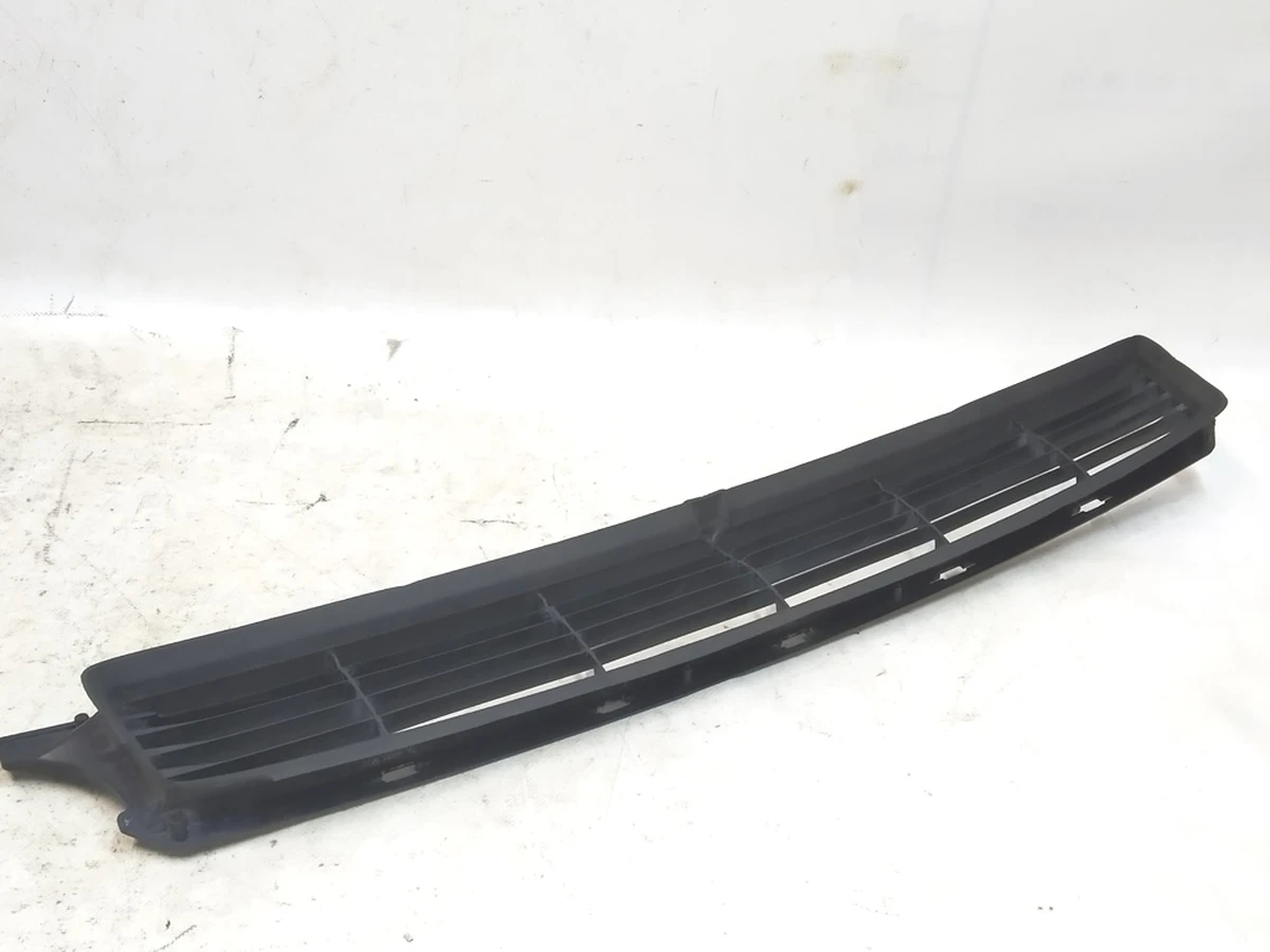 12 MX Lower front grille mesh (damaged) Tesla Model X 1047734-00-F