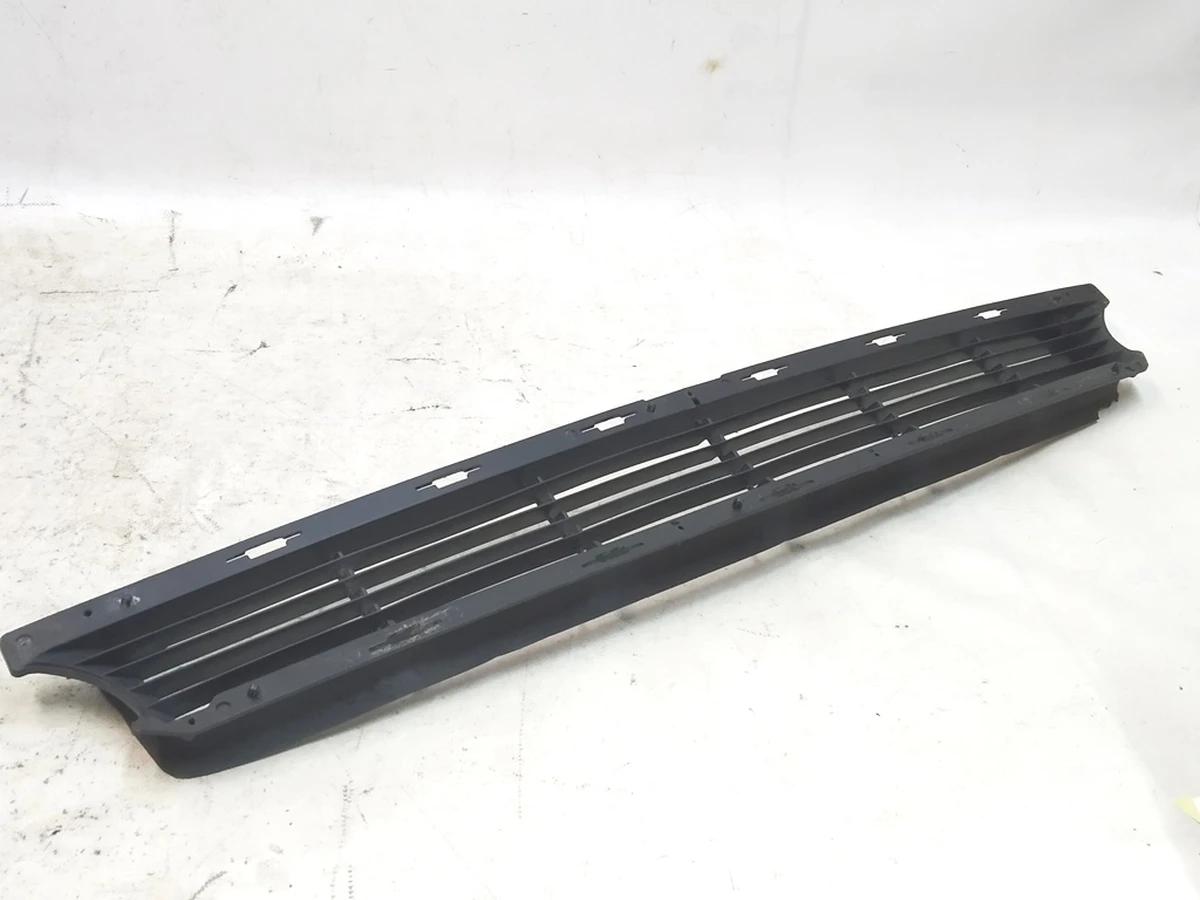 12 MX Lower front grille mesh (damaged) Tesla Model X 1047734-00-F