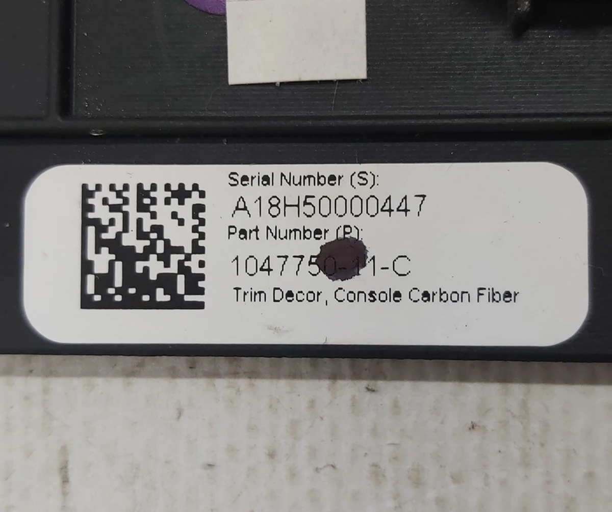 15 Декоративна накладка підсклянника D-CARBON FIBER Tesla S 1047750-11-C