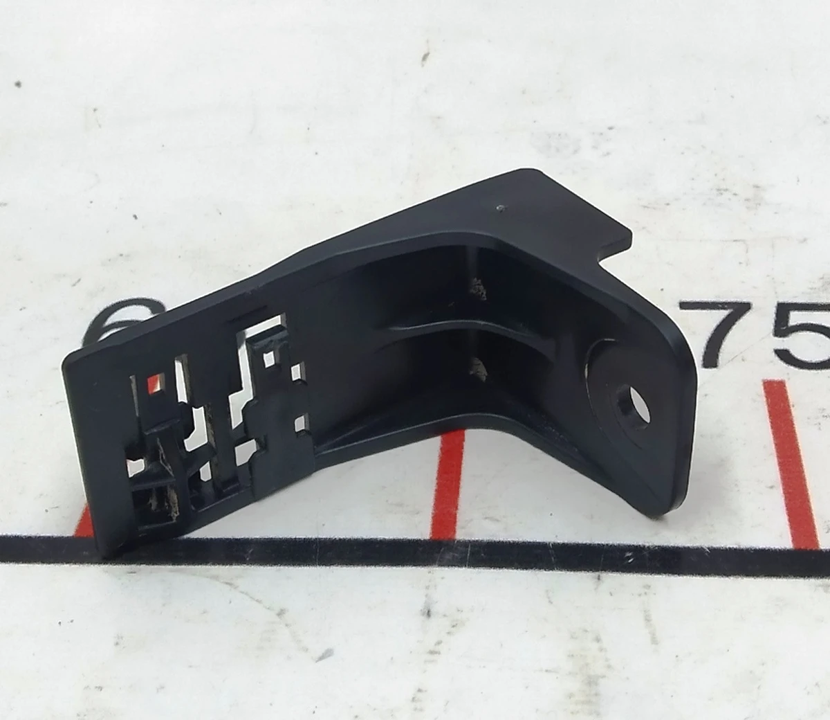 Кронштейн электропроводки левой правой шахты Tesla model X 1047662-00-C