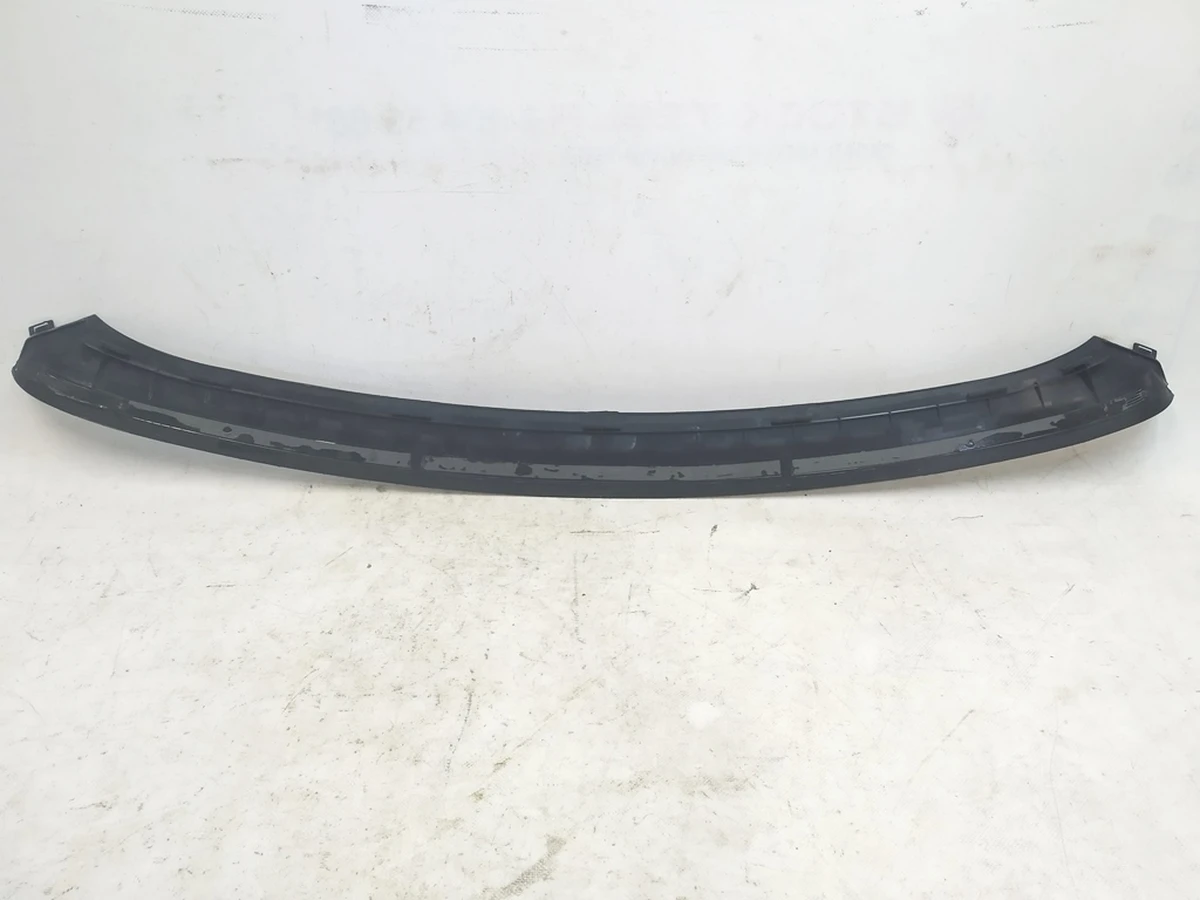 7 Накладка бампера заднього верхня з пошкодженням Tesla model X, model X Mar 2021 1054576-00-D