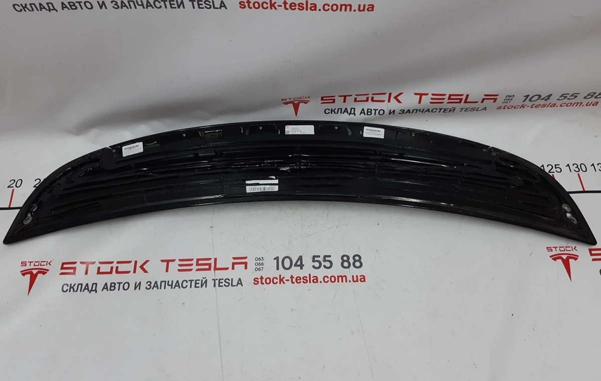 3 Spoiler passive with illumination complete with damage Tesla model X 1048429-01-C
