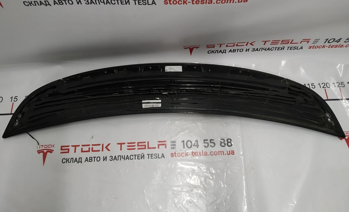 3 Spoiler passive with illumination complete with damage Tesla model X 1048429-01-C