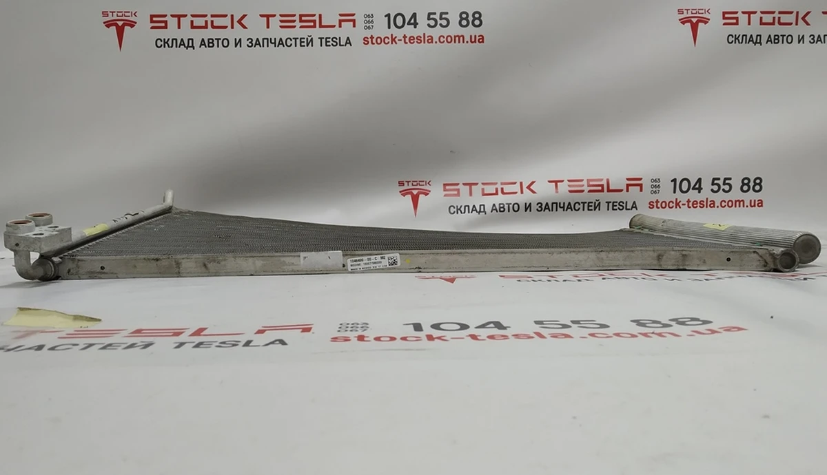 3 Радіатор кондиціонера із пошкодженням Tesla model X 1048499-00-C