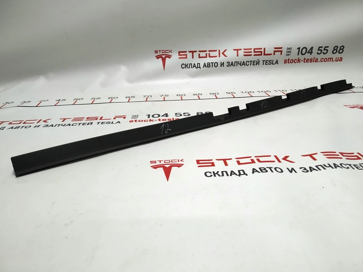 9 Кронштейн опірний скла панорамного задній Tesla model S, model S REST 1048886-00-B