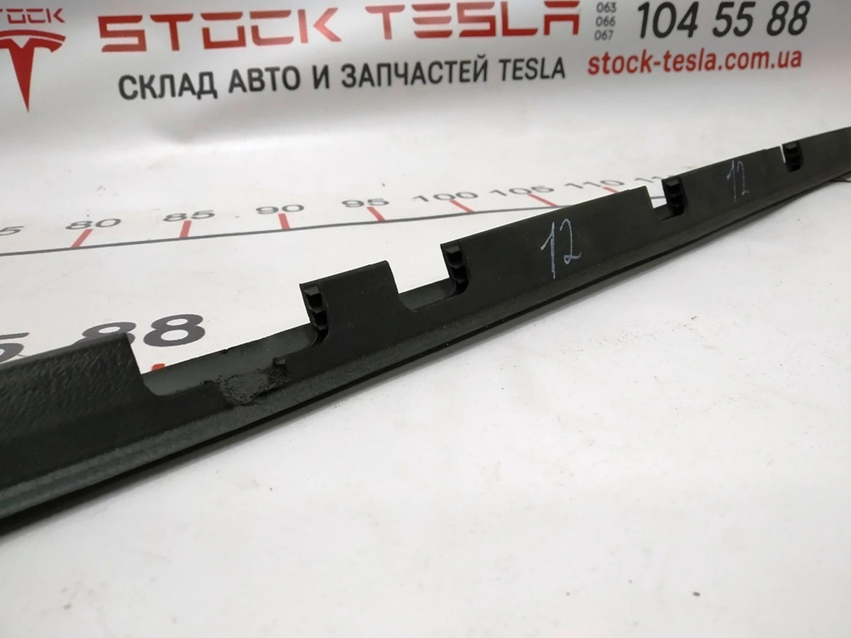 9 Кронштейн опірний скла панорамного задній Tesla model S, model S REST 1048886-00-B