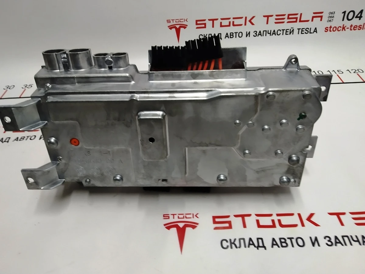 3 Джаншен ​​бокс 2-а генерація AWD Tesla model S 1048910-00-C