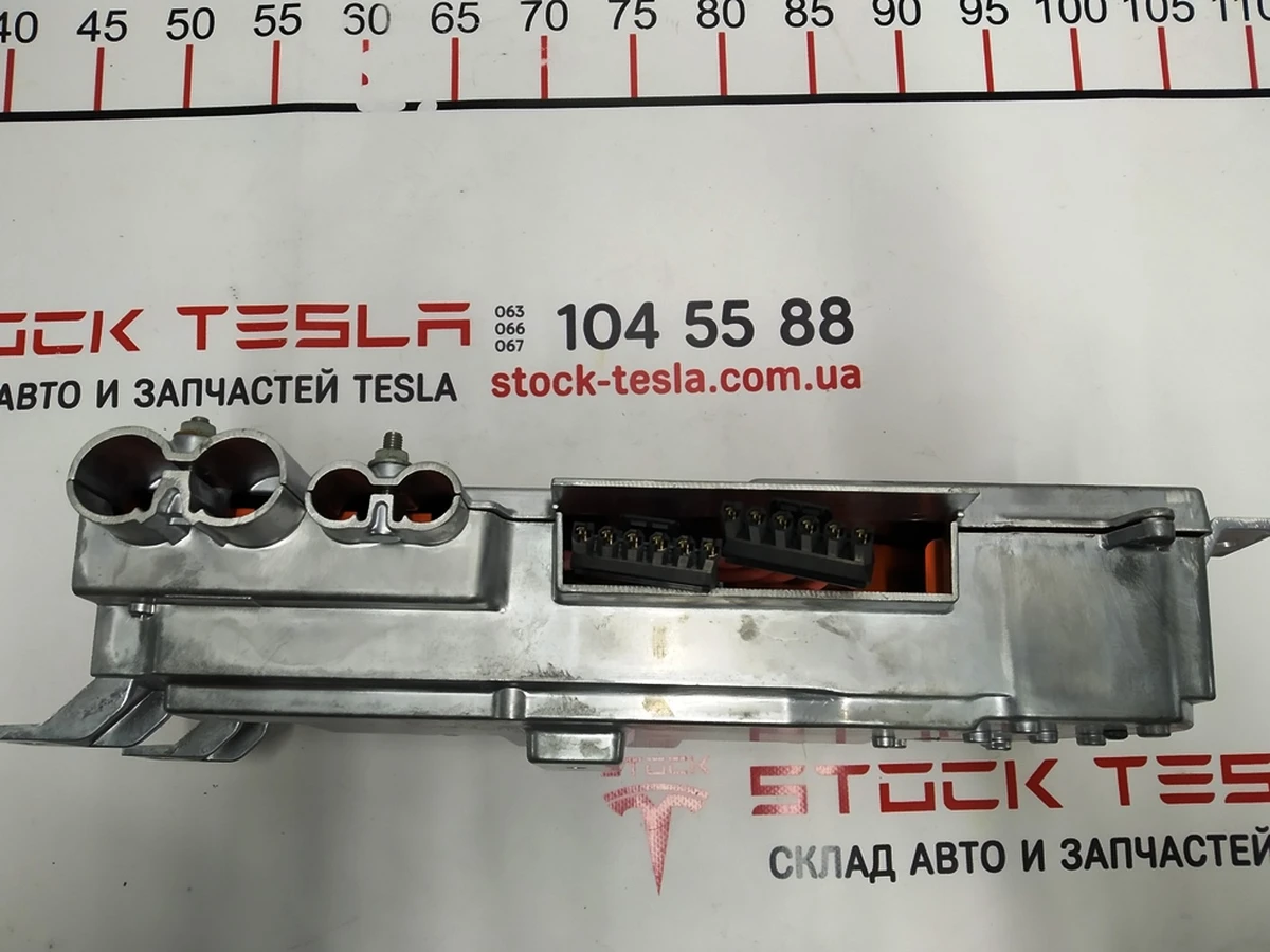 3 Джаншен ​​бокс 2-а генерація AWD Tesla model S 1048910-00-C