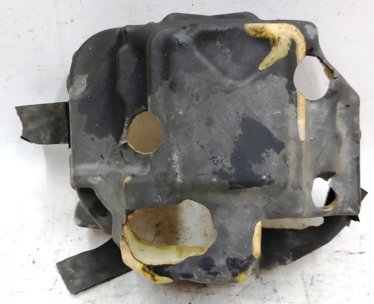 3 Термокожух переднього двигуна задній лівий AWD Tesla model S 1048945-00-B