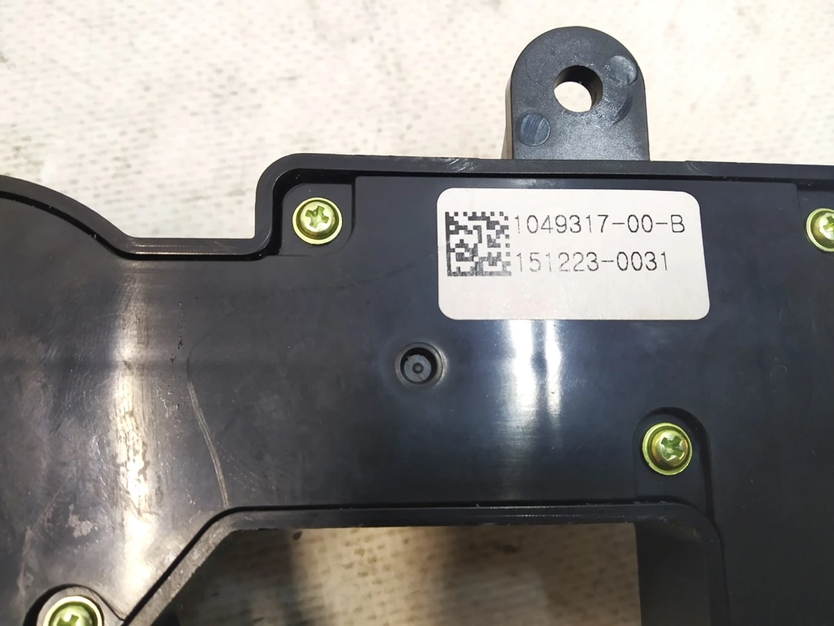 1 Frt Dr RH seat switch Asy Tesla model S REST 1049316-00-B