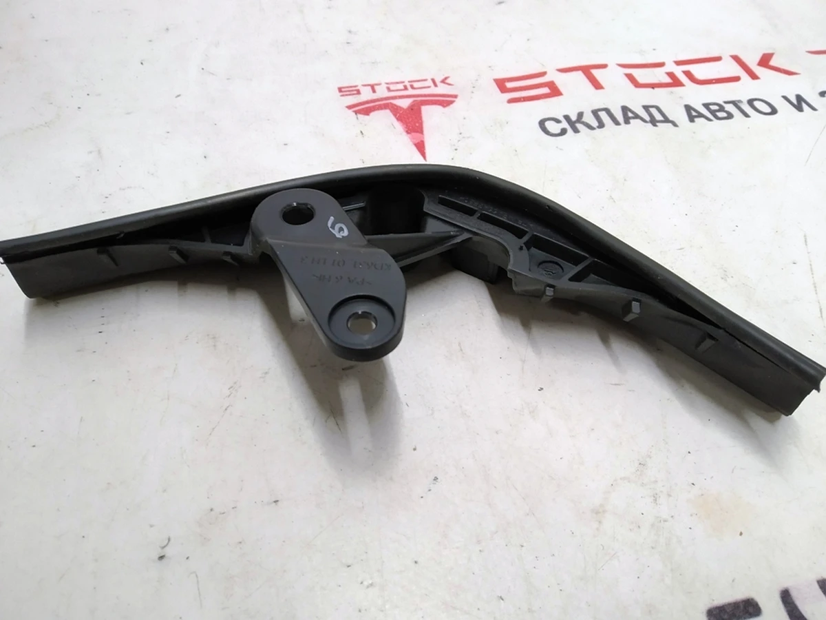 18 REAR DOOR NVH SEAL,LWR,LH, M4  Tesla model X 1473351-00-B