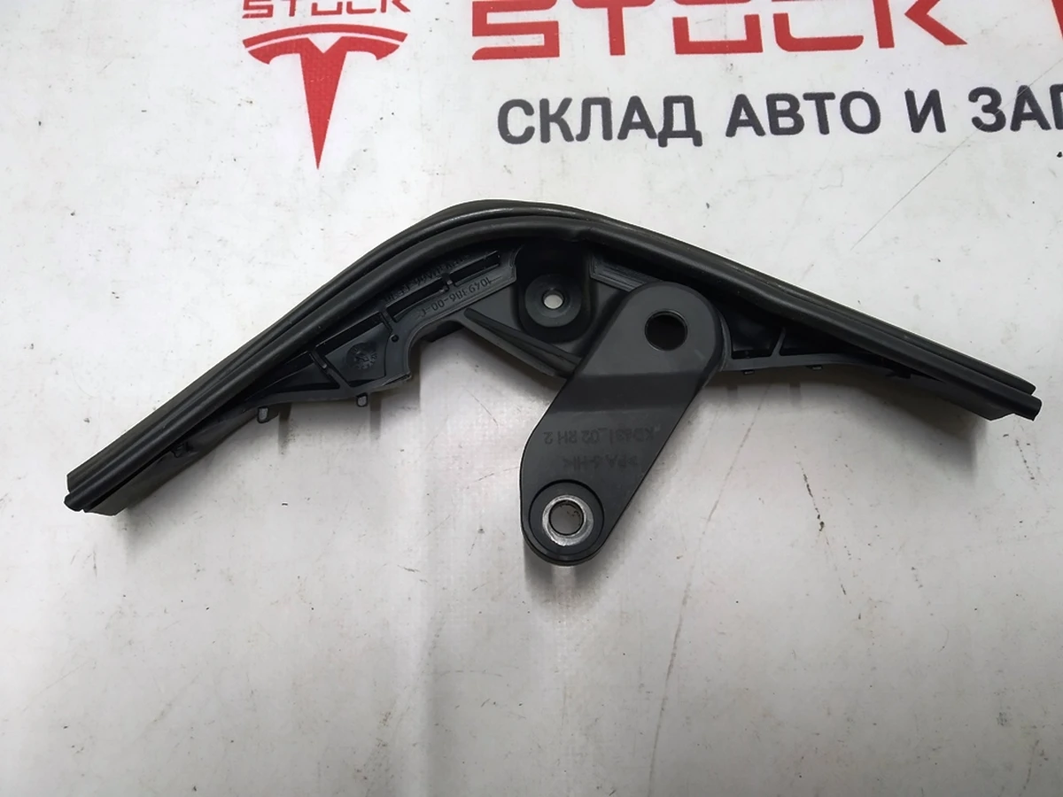 18 REAR DOOR NVH SEAL,LWR,RH, M4 Tesla model X 1473350-00-B