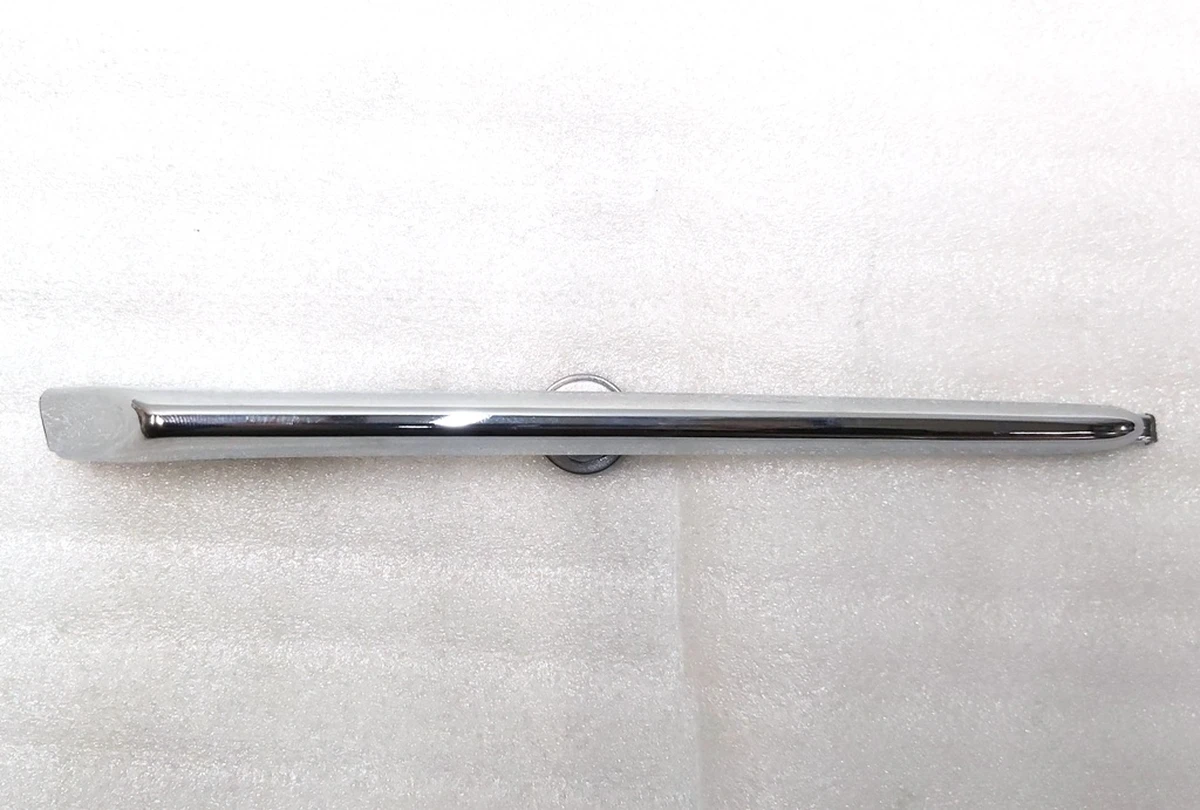 20 Накладка люверса верхняя правая хром Tesla Model X 1049610-00-F