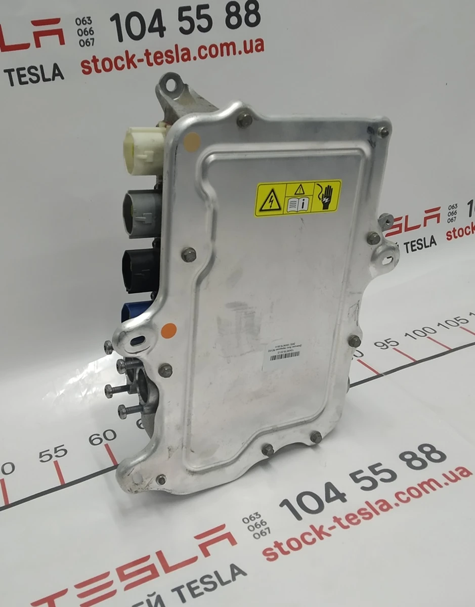 2 Джаншиєв бокс передній REV02 Tesla Model X 1049678-00-H
