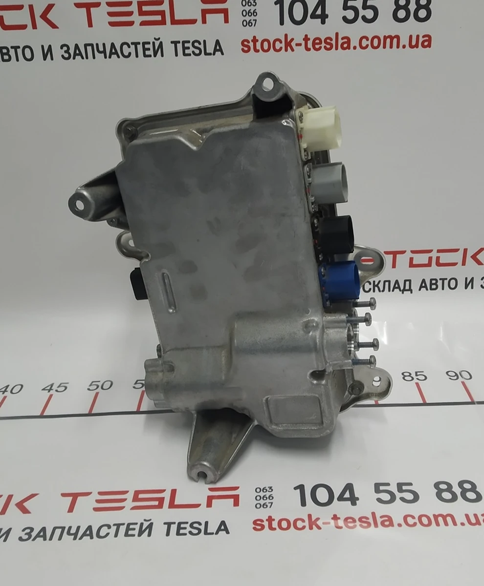 2 Джаншиєв бокс передній REV02 Tesla Model X 1049678-00-H