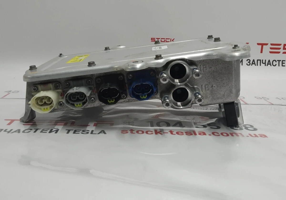 2 Джаншиєв бокс передній REV02 Tesla Model X 1049678-00-H