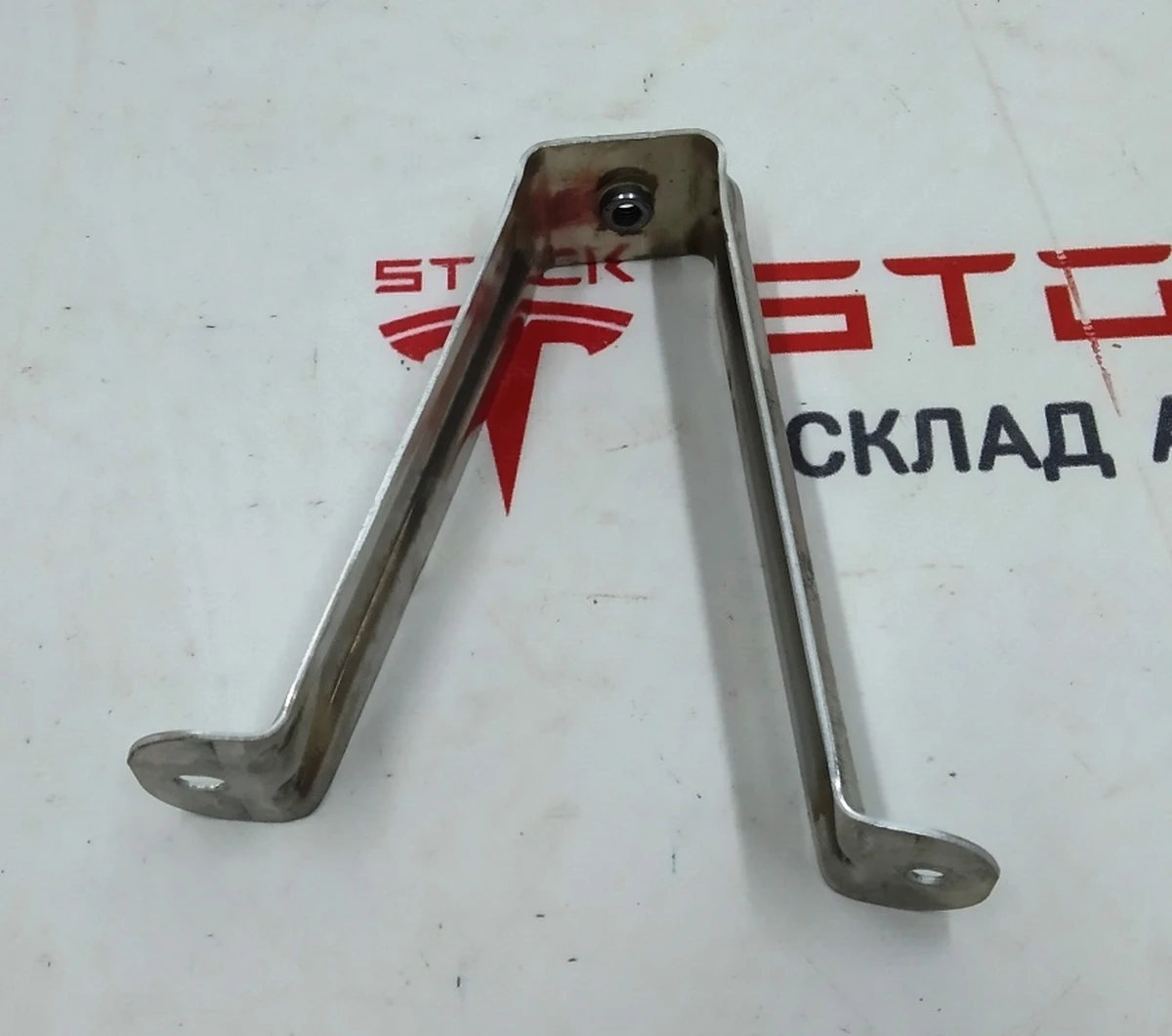 Assembly- bracket, trunk, RH - rear aeroshield, MDLX Tesla Model X 1049738-00-G