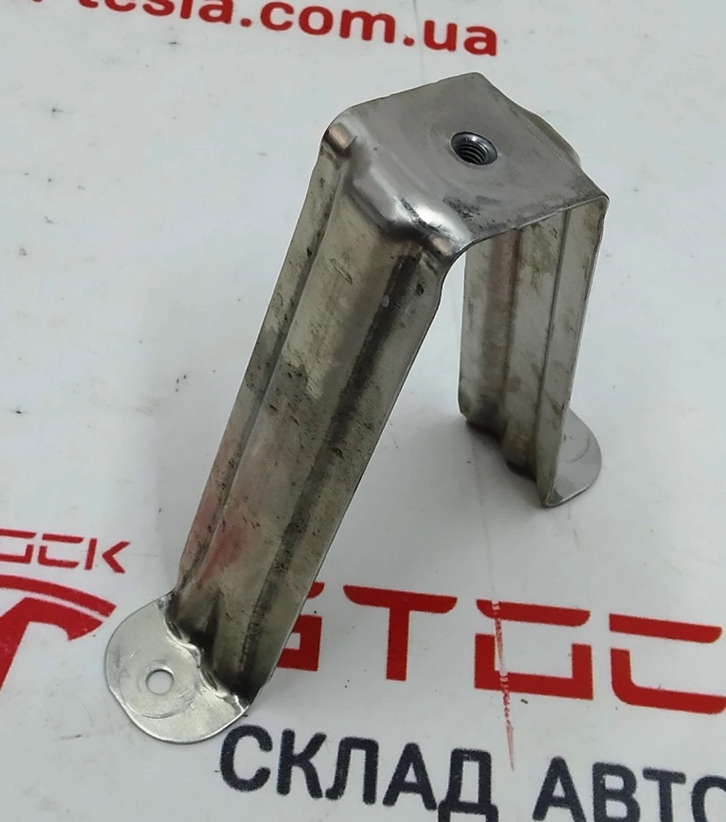 Assembly- bracket, trunk, RH - rear aeroshield, MDLX Tesla Model X 1049738-00-G