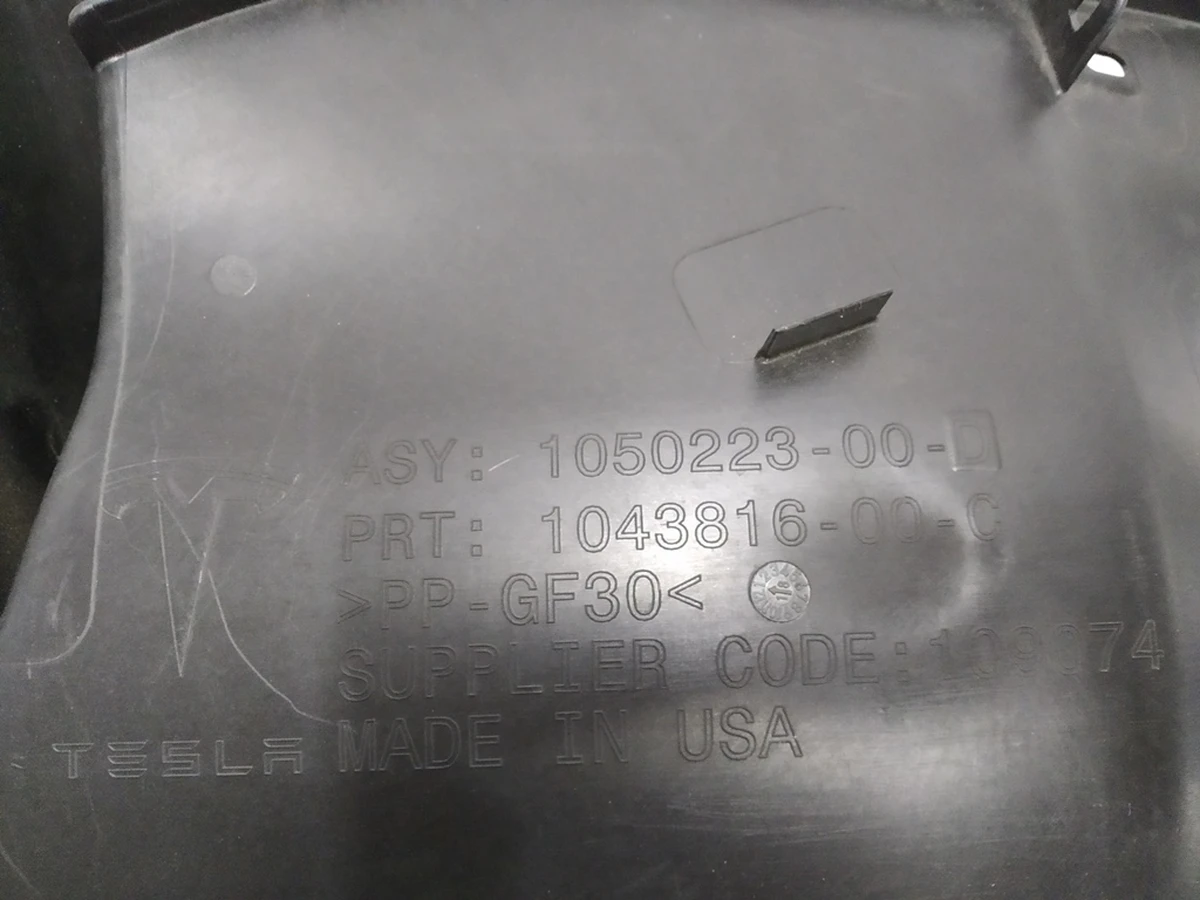 MX nose duct and seal assembly Tesla Model X 1050223-00-D