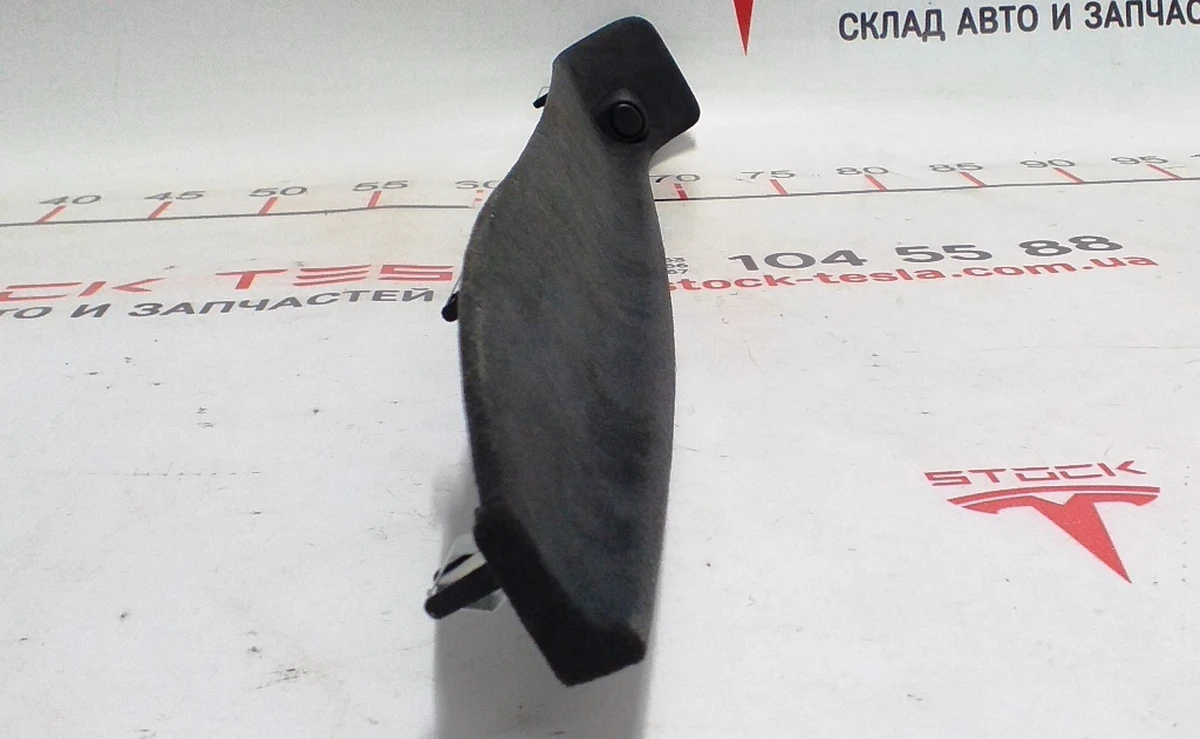 4 Накладка декоративная стойки A магнит UL BLK левая Tesla model X 1050286-06-H